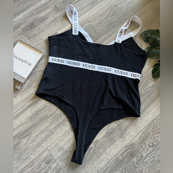 Guess black bodysuit with contrasting white logo straps and keyhole cutout sz L - Picture 6 of 8